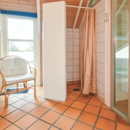 Front In With Sauna